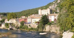 Le village de Vogüé