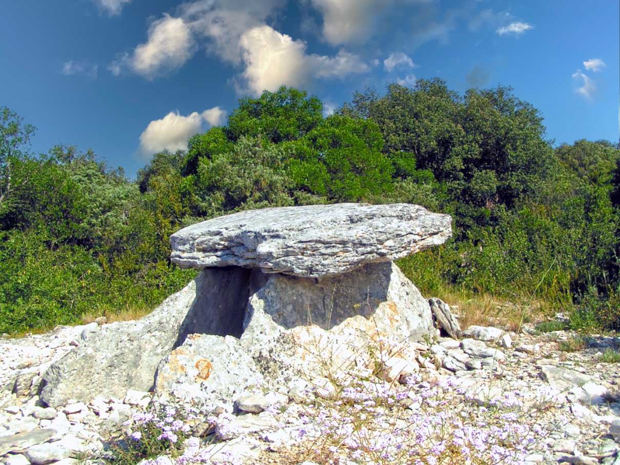 un dolmen